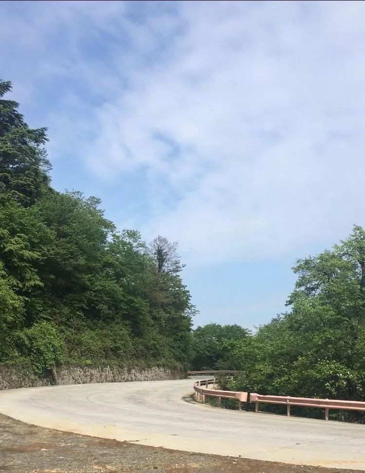 临时交通管控解除峨眉山景区道路全面恢复通行