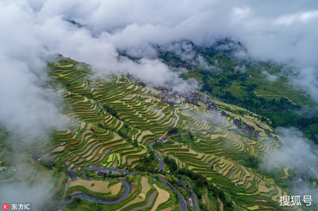 省黔东南苗族侗族自治州雷公山麓西南部的雷山县永乐镇境内开屯梯田