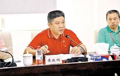 点赞 并提出多方面推进禁毒工作的意见和建议 代表审议意见 黄振辉