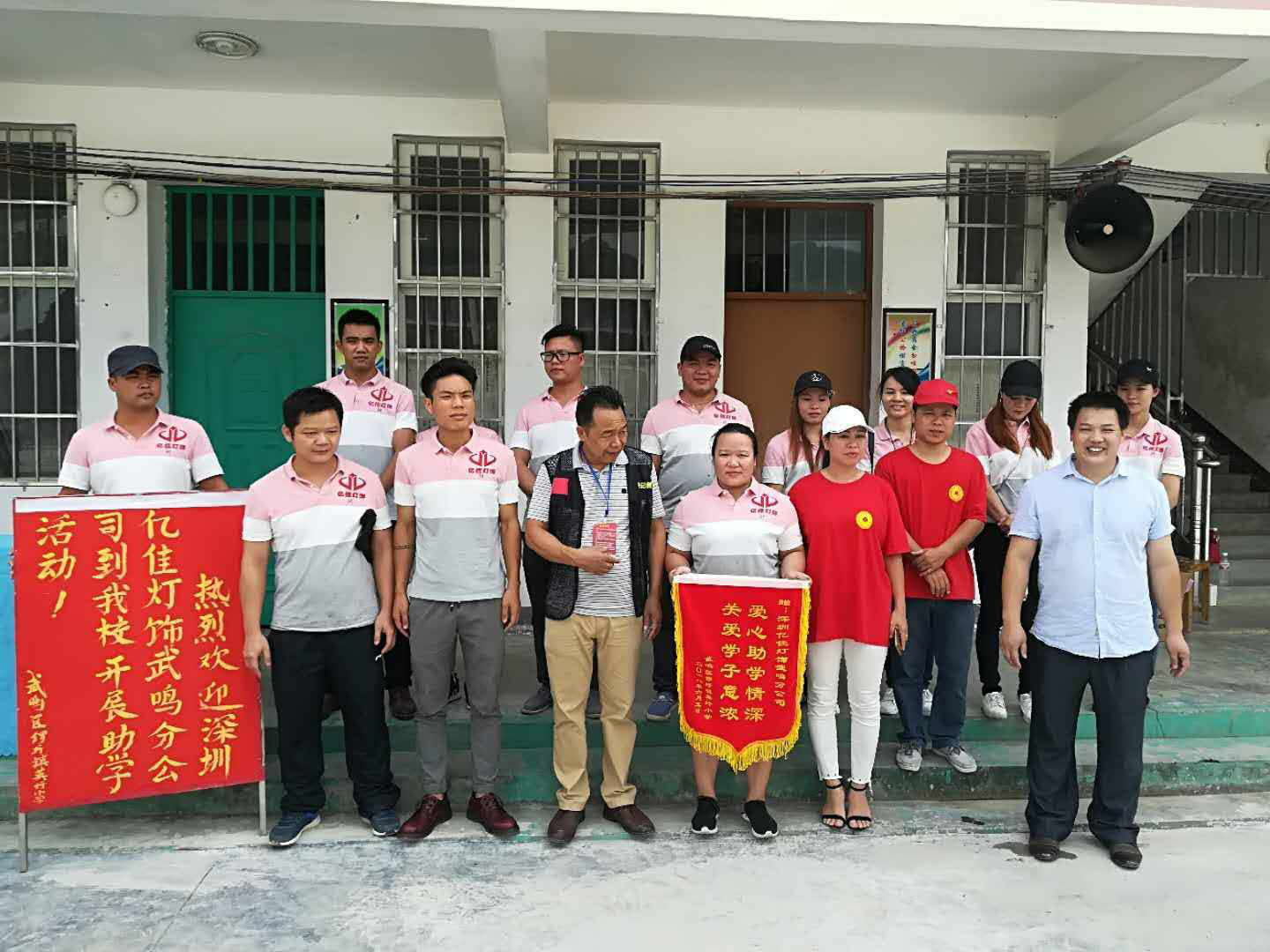 武鸣锣圩镇人口是多少_武鸣区锣圩镇中心学校(3)