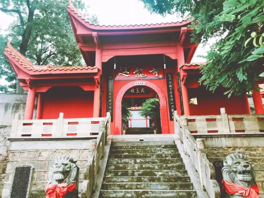 走进遵义八景之一回龙寺