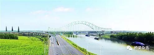 京沈高铁京冀段首座转体桥成功转体 杨泗港大桥首根主缆索股完成安装