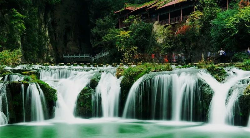 地址:贵阳市花溪区石板镇天河潭风景区