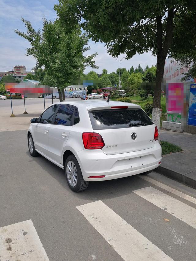 左后右后尾灯,polo 180代表1.6l,新polo现在1.5l天窗前排后排自动挡1.