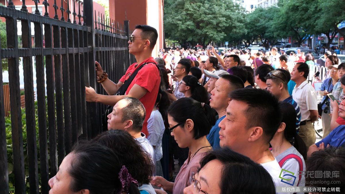 2018北京高考·眼神|确认过眼神,留我在考场外凝望