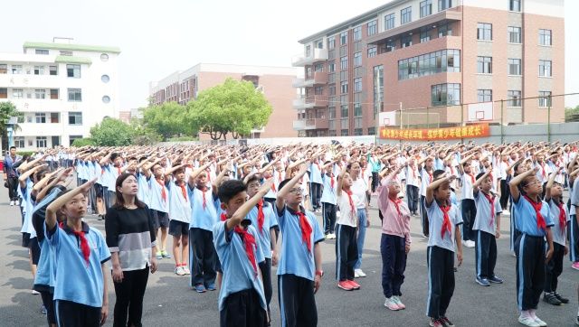 诸翟镇的人口_上海诸翟镇站街女