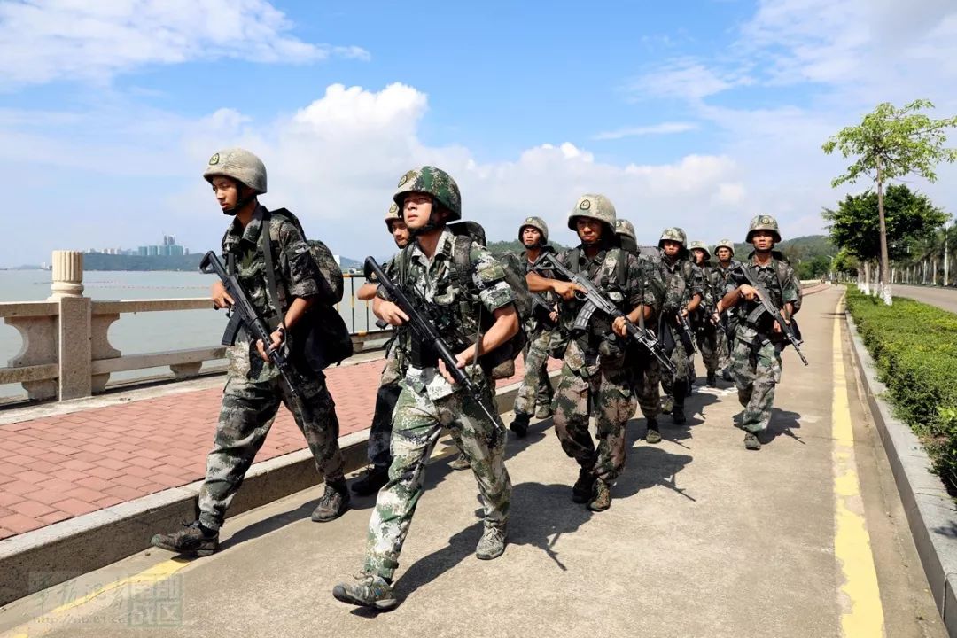 汗如雨下!直击某海防旅战备演练现场