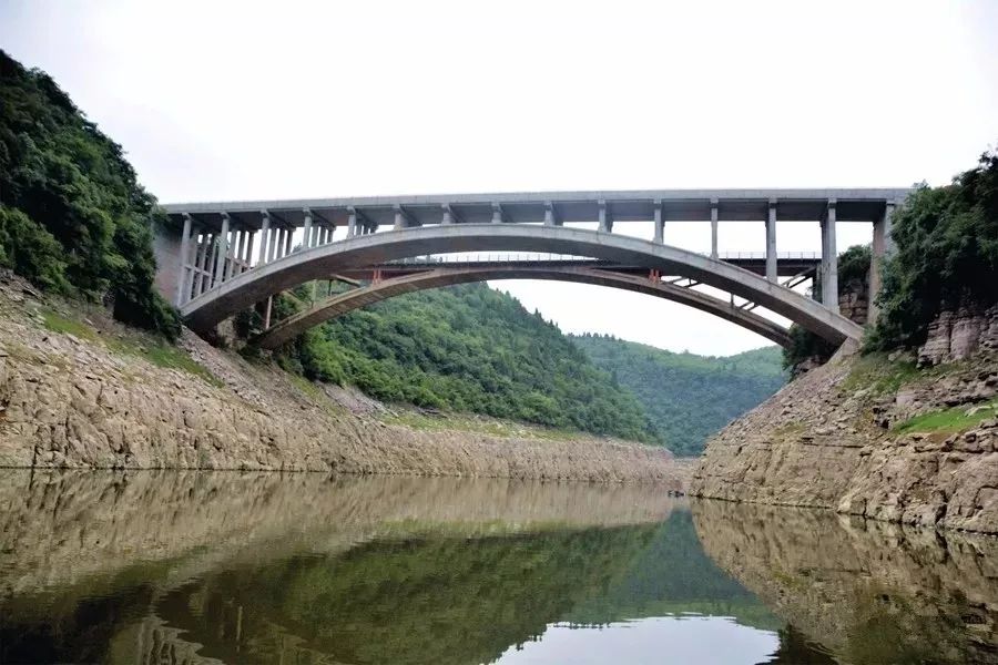 偏岩河大桥(吴 敏 摄)