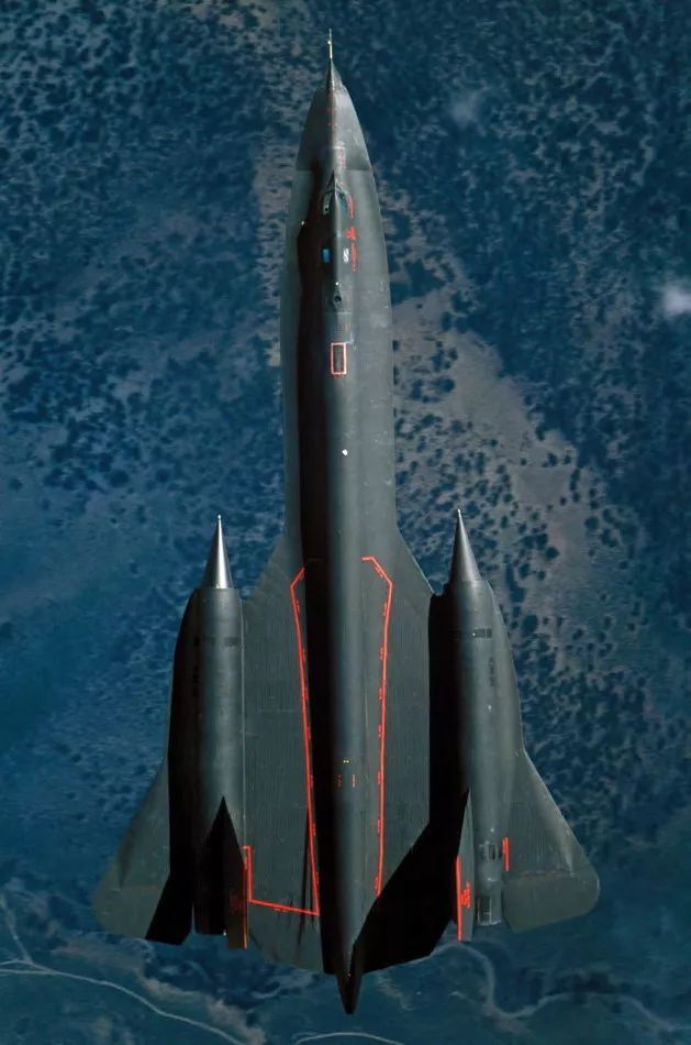 "大蛇"传奇:sr-71"黑鸟"侦察机的冷战故事