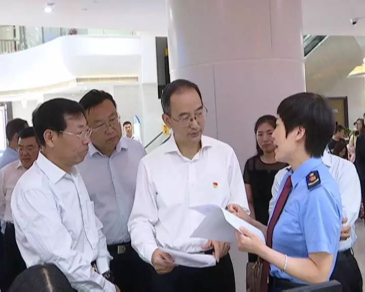 黄强调研郑州航空港经济综合实验区和河南自贸
