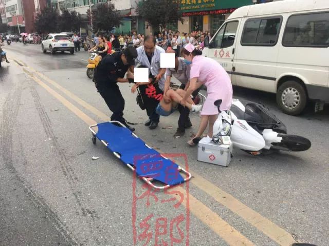 武康路丽景花园路口发生车祸,为啥没人及时报警?