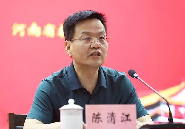 陈清江在致辞中表示,省委高校工委,省教育厅组织开展"学习新思想 千万