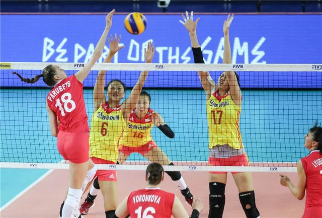 国家女排联赛美国队高居榜首中国女排六胜六负列第七位