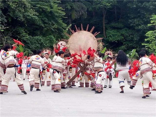 基诺山寨景区作为全国唯一一个最全面集中展示基诺族文化的文化体验地