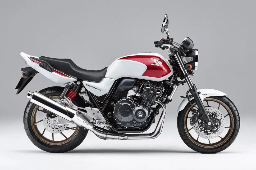 honda 向日本市场发售新图案的 cb400sf