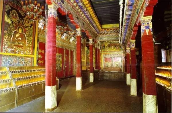 像永固福德宫就是达赖喇嘛的会客室 长寿乐集殿设有 六世达赖喇嘛仓
