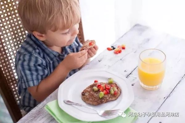 宝宝吃大人口水的危害_孩子脾气暴躁怎么办 父母必读的文章