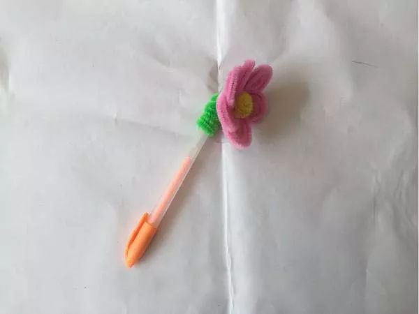 【手工教案】创意diy手工教案——漂亮的花朵笔帽