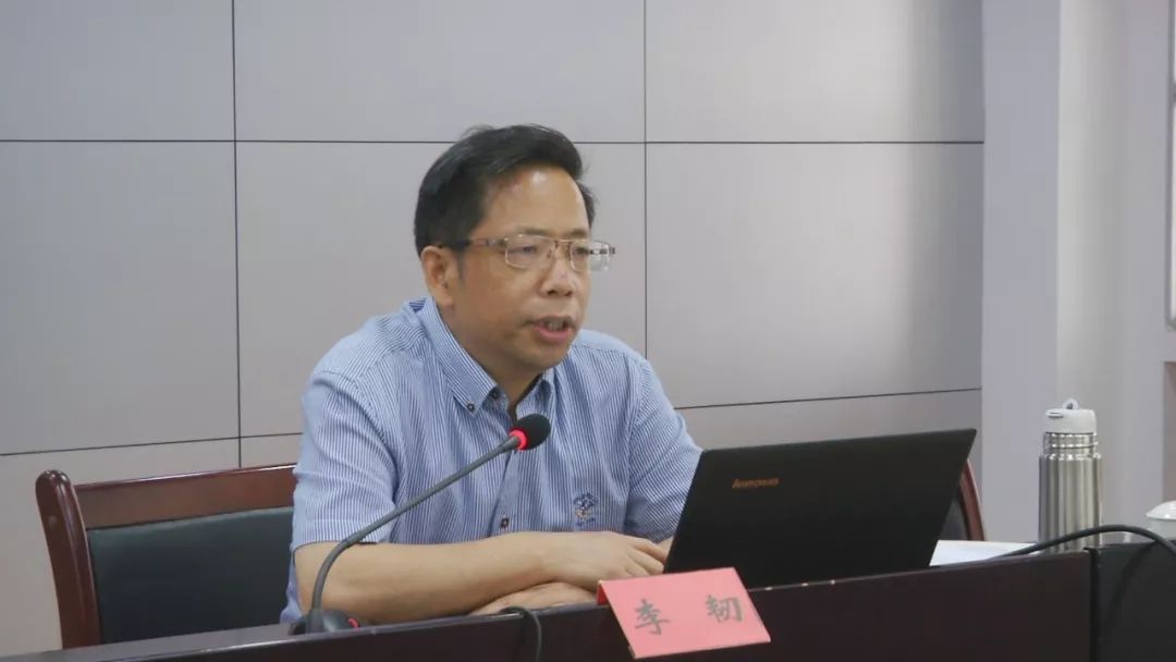 学习会邀请了福建省社会主义学院党组书记,副院长李韧到场为大家作