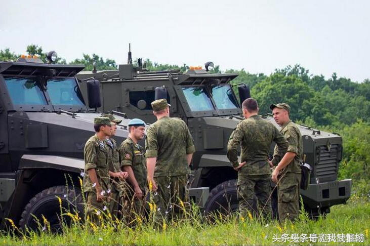 "浓烟滚滚"俄罗斯暴力测试"乌拉尔"防地雷反伏击车