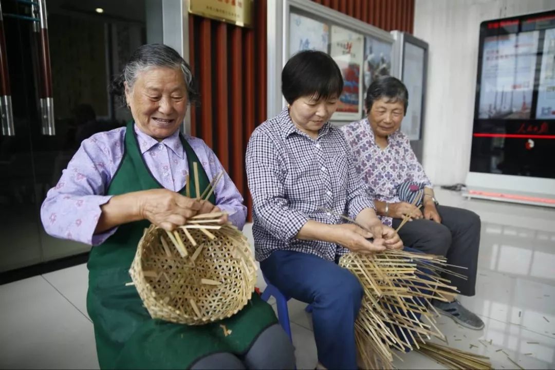 在江南丝竹,沈溇竹编中感受非遗魅力,小昆山今天举行传统文化展示活动