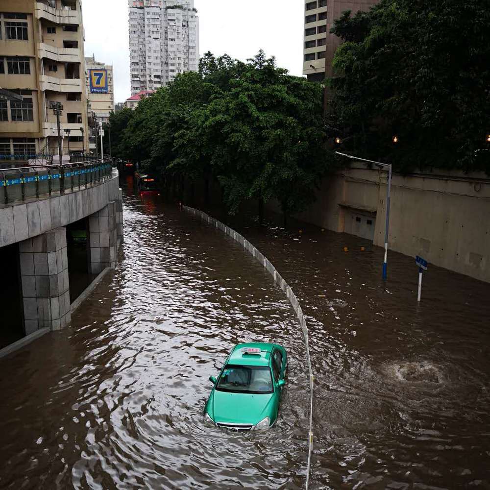 广东昨天大暴雨水浸震撼图片视频