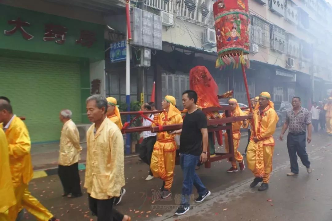 74庆饶平城隍老爷圣诞三饶古戏台连续八夜表演潮剧歌舞