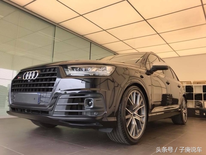 奥迪sq7,跟宾利添越同平台,压根没q7没啥关系!