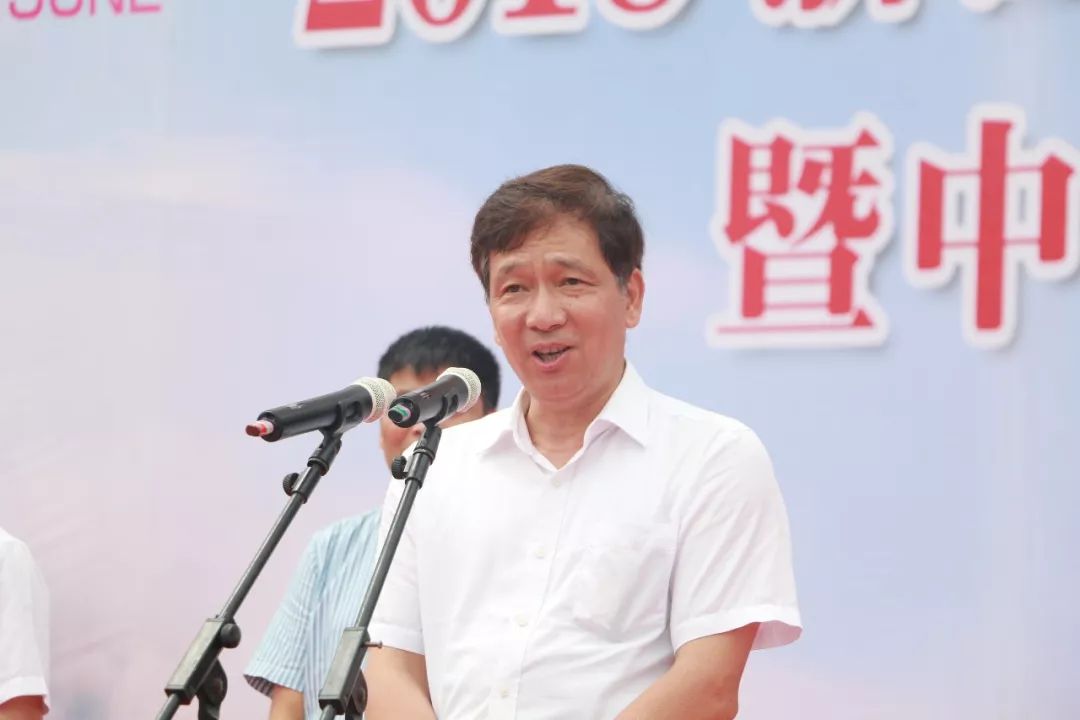 林健东,省农业厅副厅长王建跃,省农科院副院长戚行江,副市长郑敏强,市