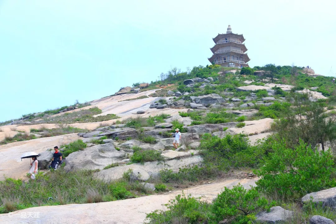 姑嫂塔:古泉州海上丝绸之路的航标 姑嫂塔位于石狮宝盖山,建于南宋