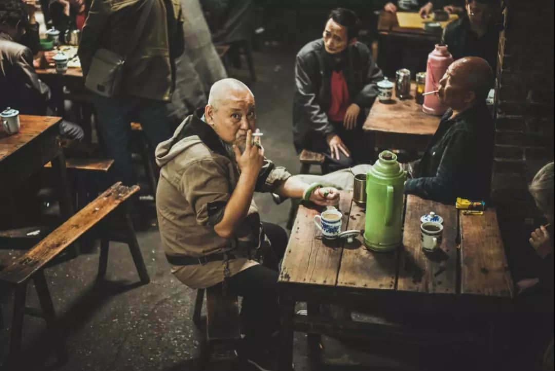 这家80年代的重庆老茶馆,里面藏着山城30年的市井生活