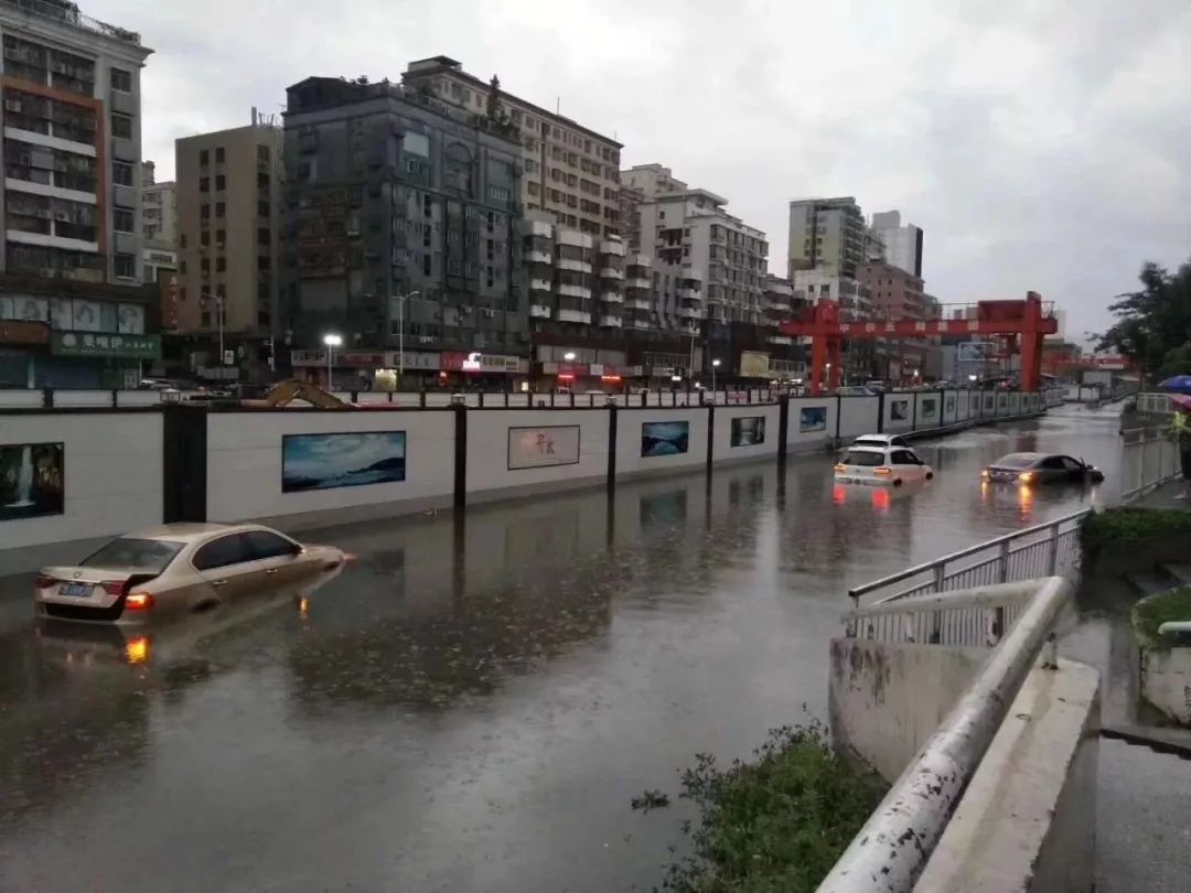 大雨已"爆表!深圳开启"看海模式,今明两天持续,更糟糕的是