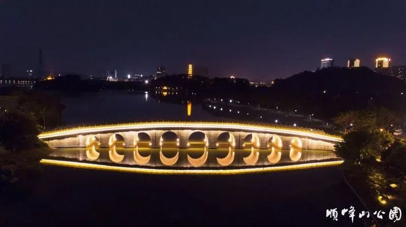 旅游 正文  顺峰山公园这些超靓的夜景 街坊也不要错过哦!