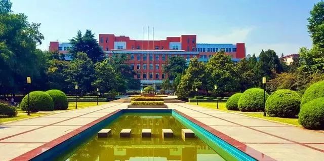 围观：各大高校排名看看你的大学在哪位？(图3)