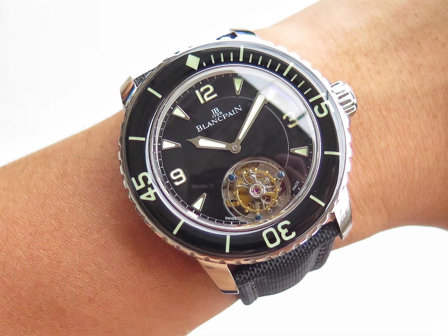 亿尊谈表-彰显大气非凡的ZF厂宝珀五十噚潜水型真陀飞轮腕表！