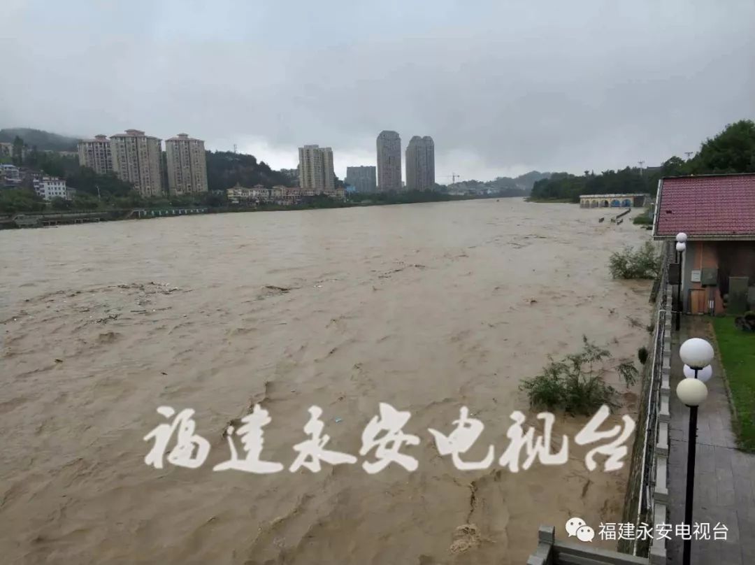 直击防抗现场 暴雨中的永安成"水城"