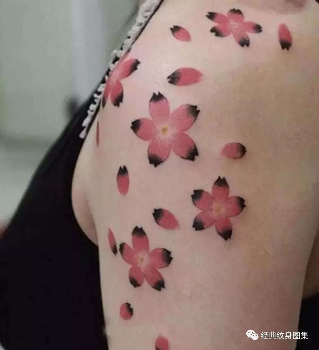 女生樱花瓣纹身图案大全 樱花纹身的含义(21/40)-纹身图片网