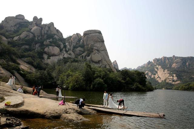 嵖岈山婚纱照_嵖岈山风景区(3)