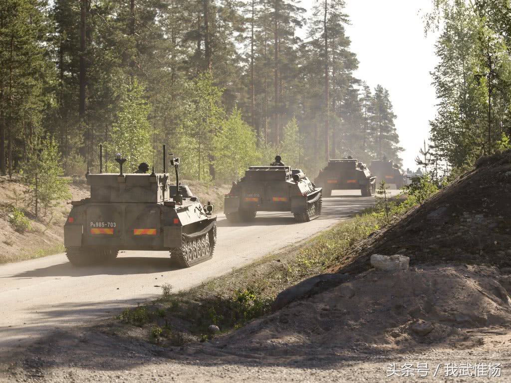 芬兰陆军大规模军事演习:士兵们装扮很酷很拉风