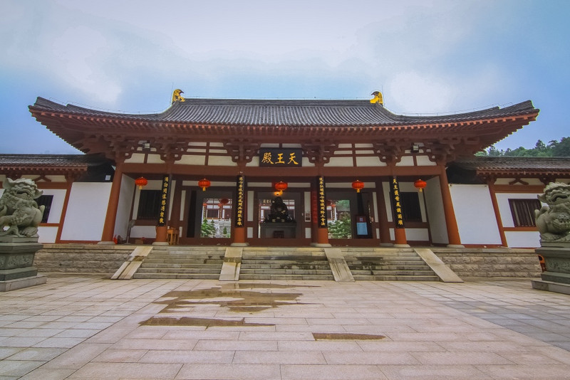 曹山宝积寺曹山宝积寺曹山宝积寺和所有的寺庙一样,曹山寺的建筑群