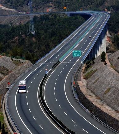 旅游 正文  江西最美高速公路 沪昆高速公路南昌至樟树段 江西竟有