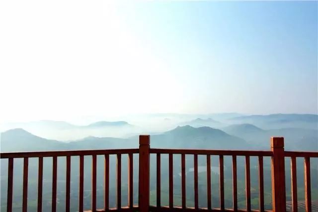 【美食推荐】潍坊有家悬崖餐厅,云海雾罩,总带