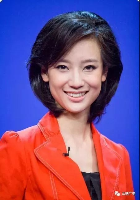 李杨薇,著名朗诵艺术家,北京卫视节目主持人,《北京新闻》主播.