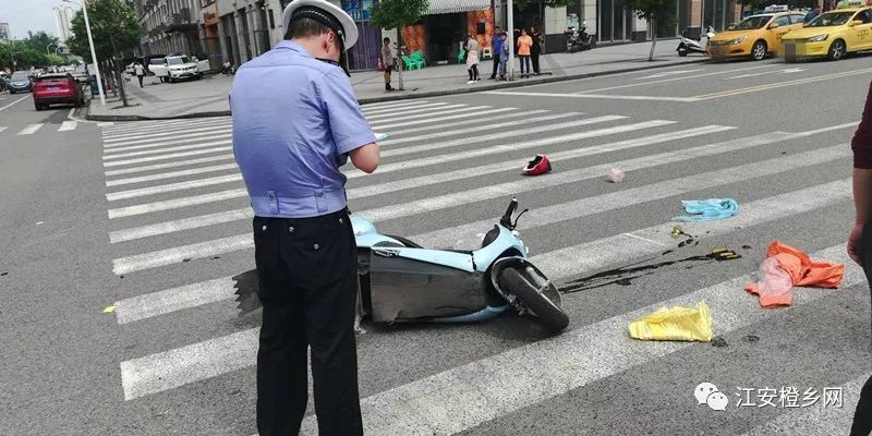 江安交警绘制交通事故现场图