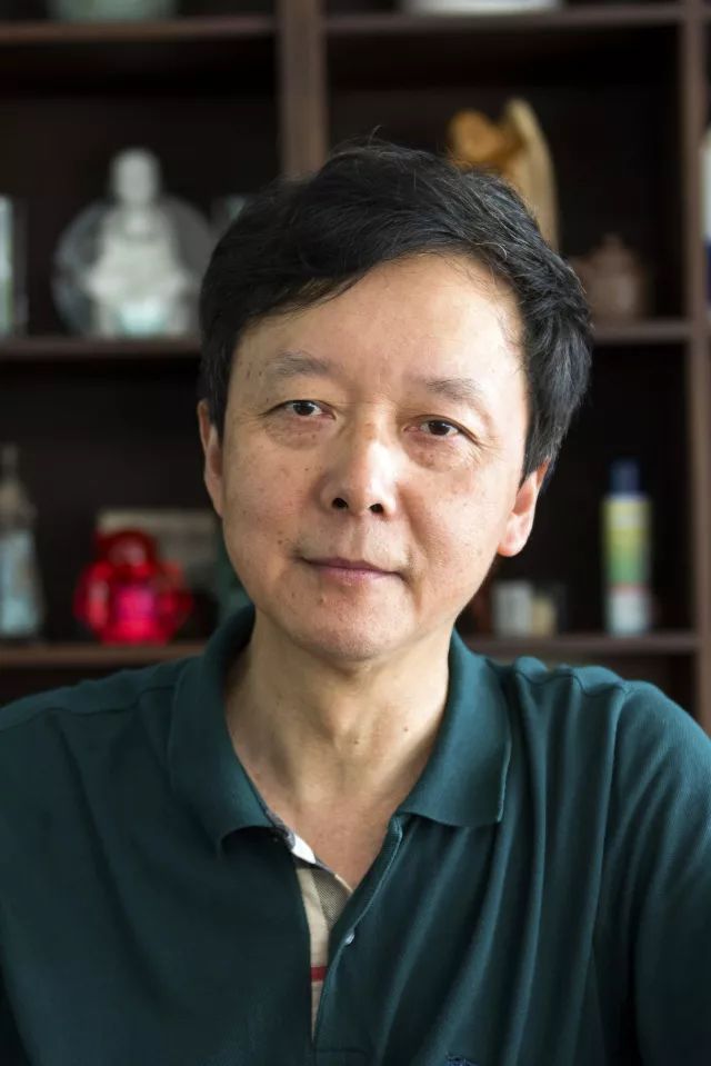 宋建明,中国美术学院学术委员会副主任,色彩研究所所长,教授,博士生