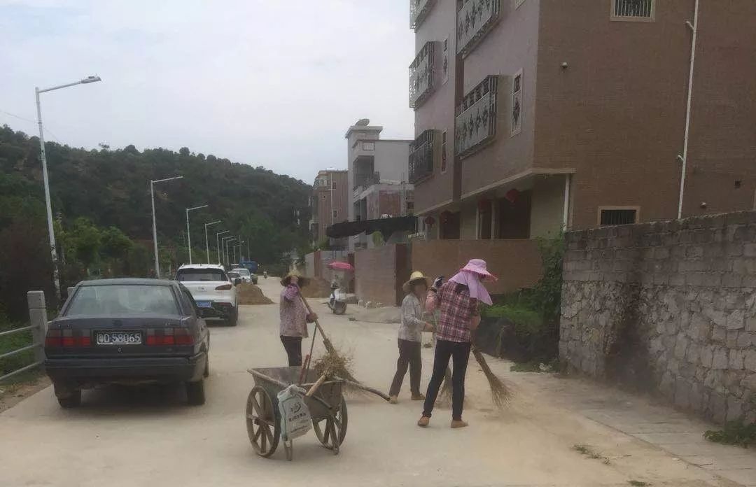 西胪内輋村人口_西胪内輋村女人图片(2)