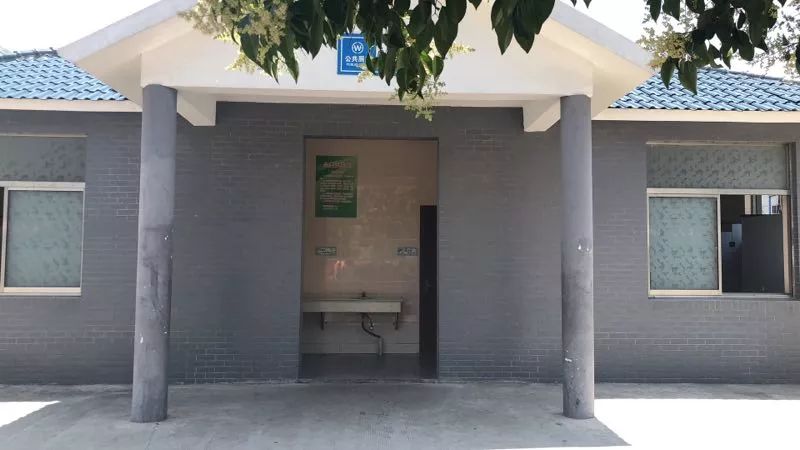 楼王小学对面为什么要修座公厕?