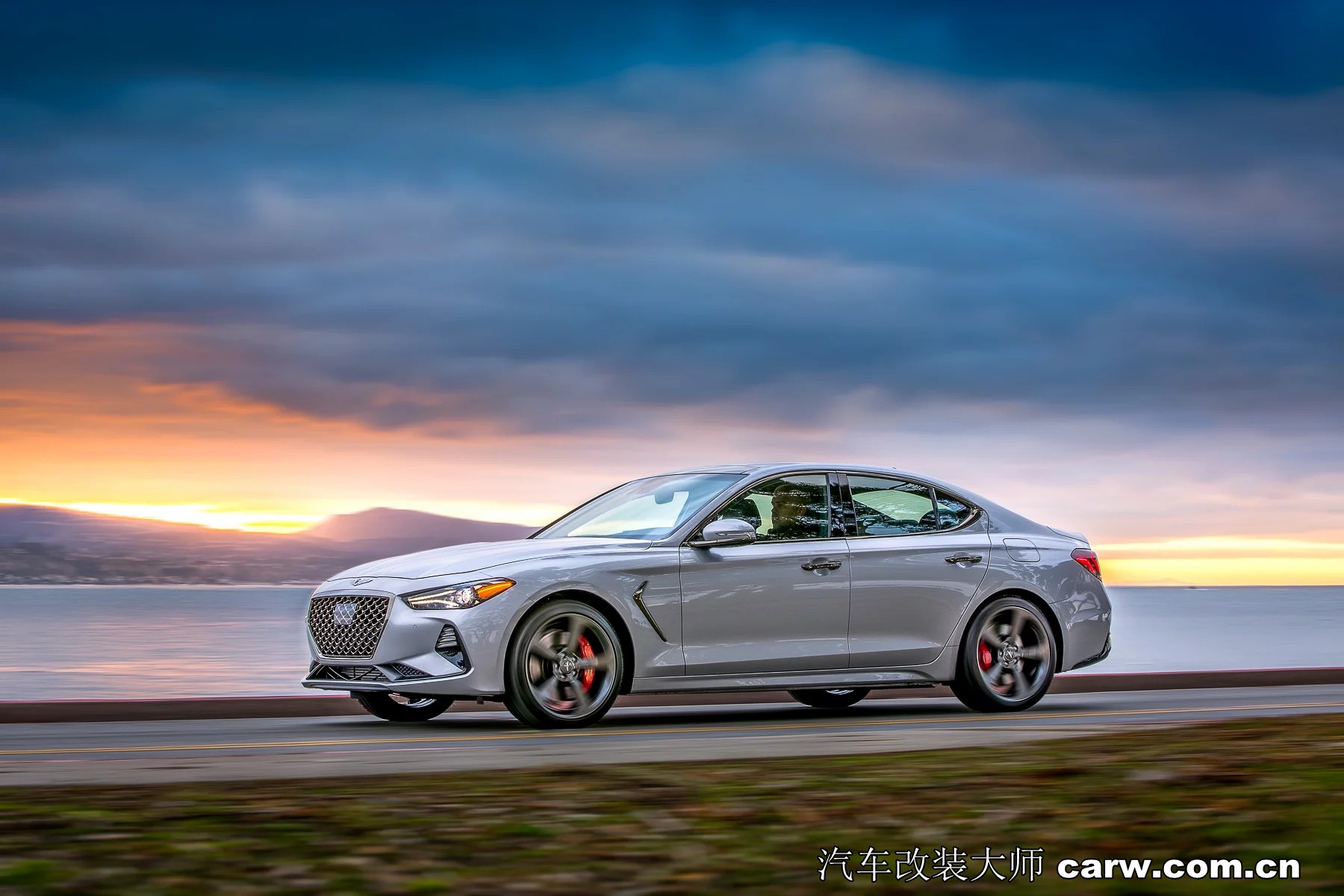 顶级劳恩斯genesis g70 v6动力365hp,并在4.5秒内达到