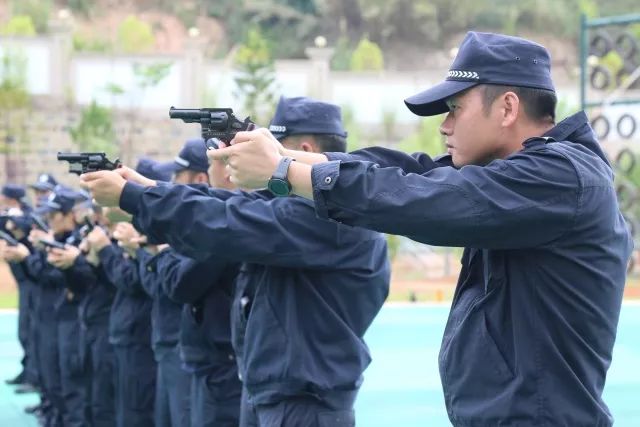 青春风采 看监狱警察,练就十八般武艺