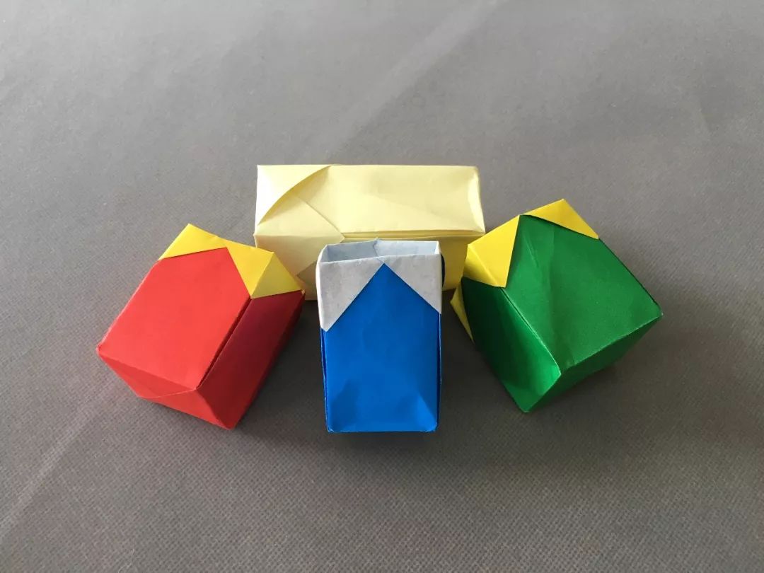 手工折纸,超简单的一个长方形盒子折纸,大纸直接折出一个笔筒
